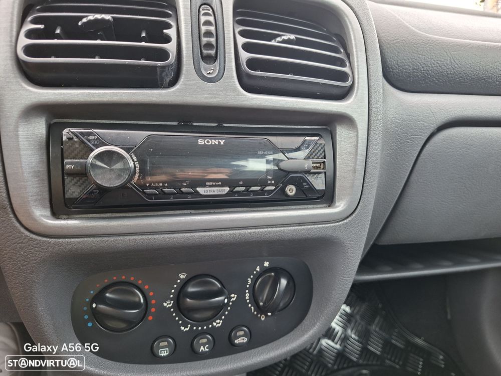 Renault Clio 1.2 RT - 8