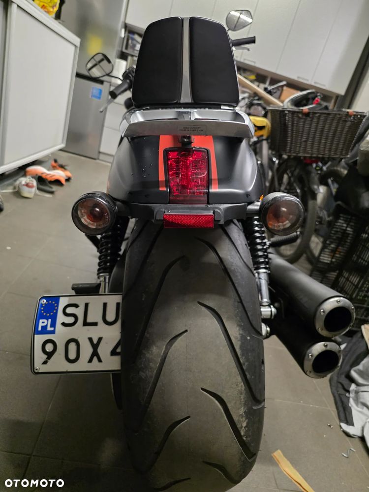 Harley-Davidson V-Rod Night Rod - 3