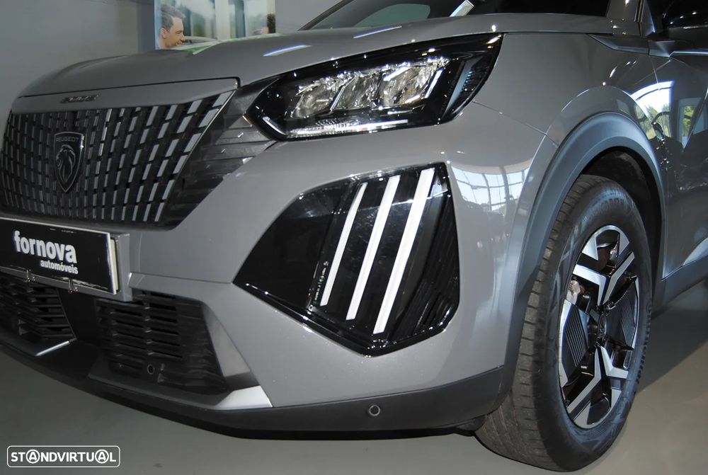 Peugeot 2008 1.2 Hybrid Allure e-DCS6 - 13