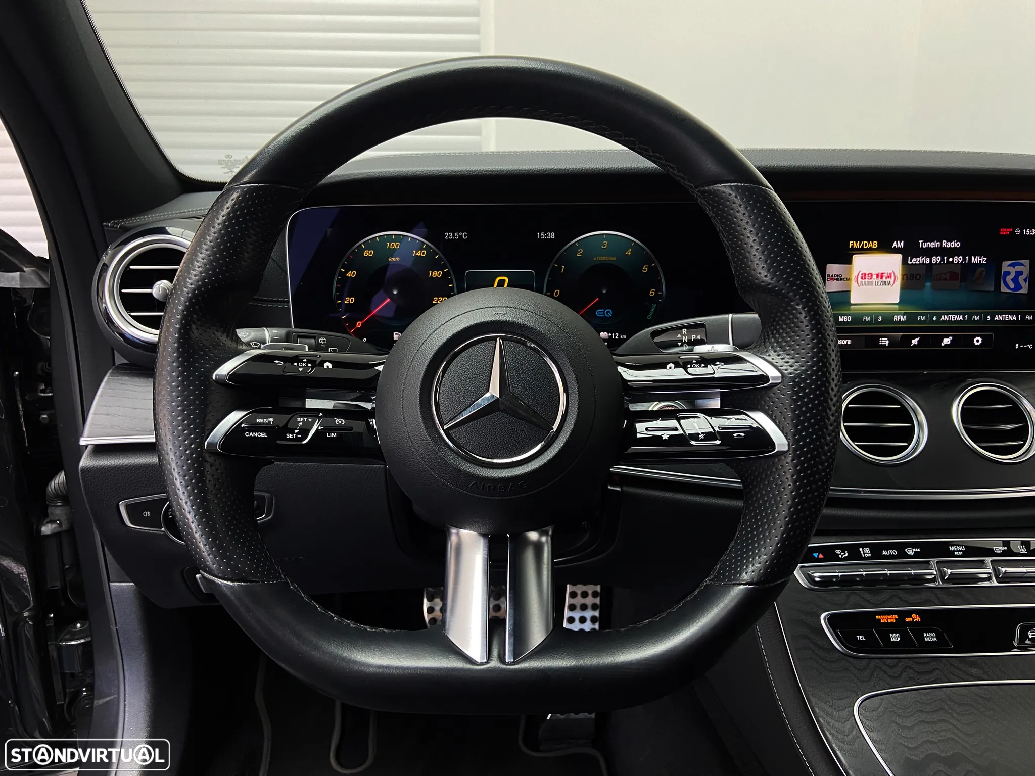 Mercedes-Benz E 300 de AMG Line - 16