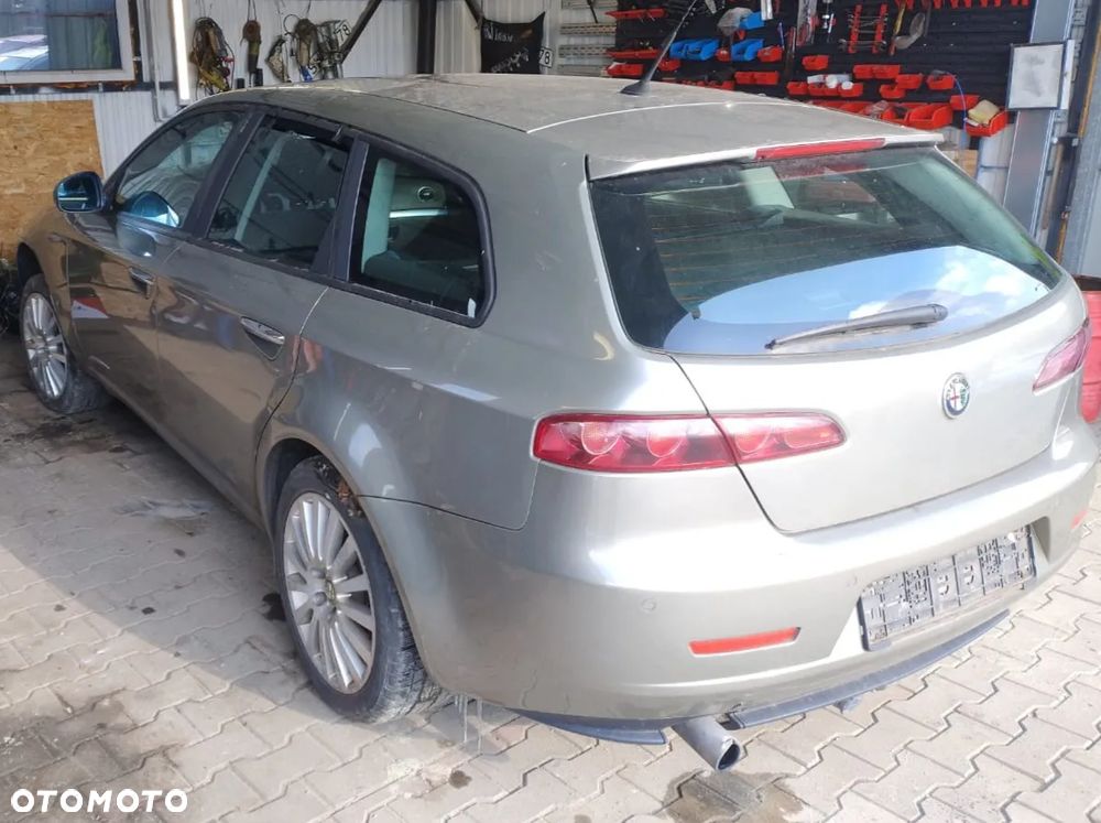 DRZWI PRZOD TYL ALFA ROMEO 159 KOMBI KOLOR 651 SLASK WYSYLKA - 1