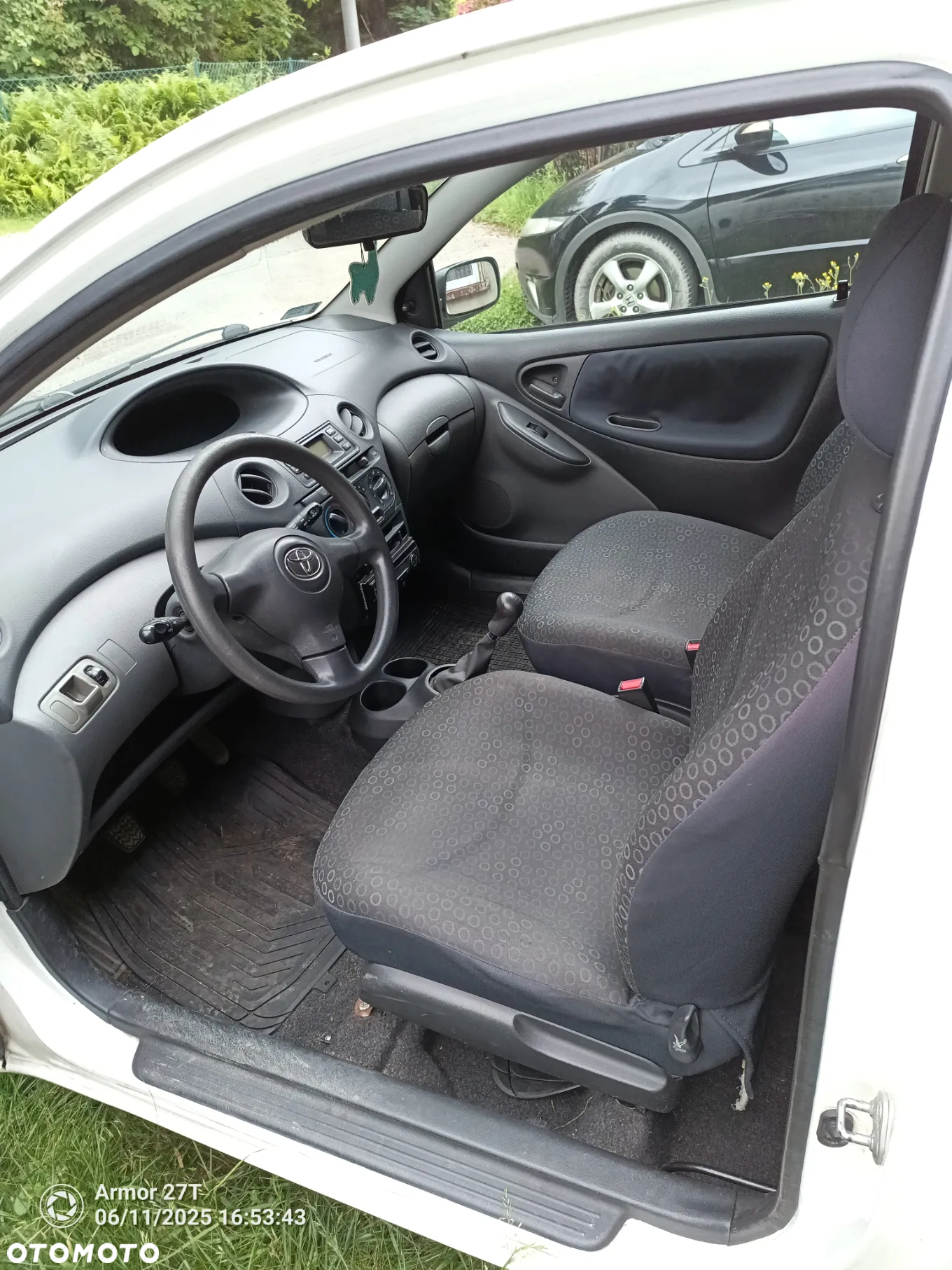 Toyota Yaris 1.0 Base - 8