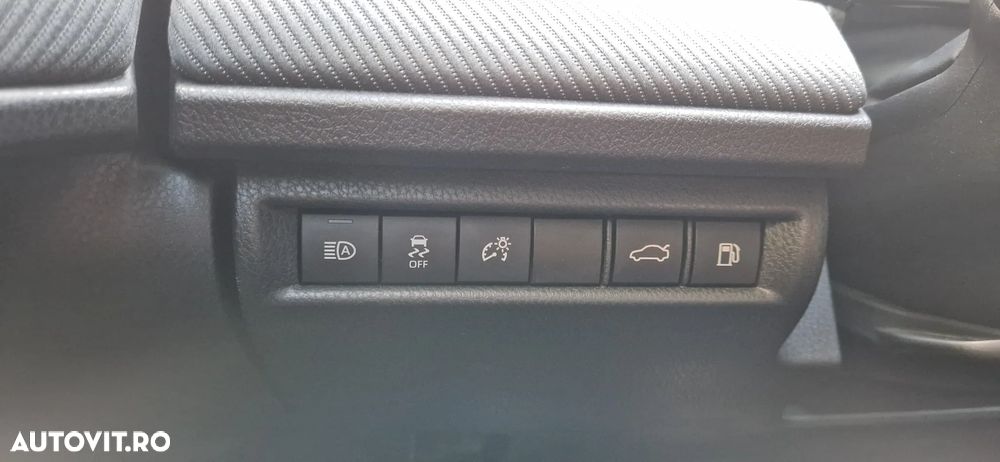 Toyota Camry Executive - 7