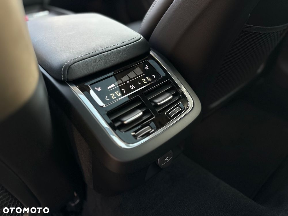 Volvo V60 B4 B Ultra Dark - 18