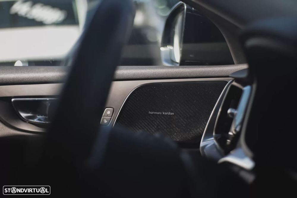 Volvo V60 2.0 T6 AWD TE R-Design - 16