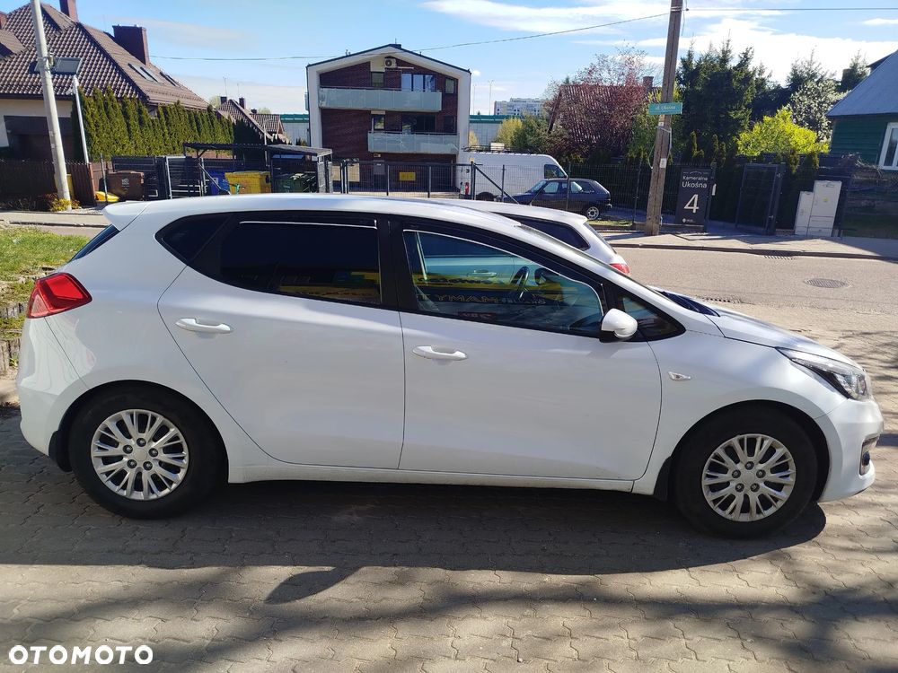 Kia Ceed 1.4 L - 5