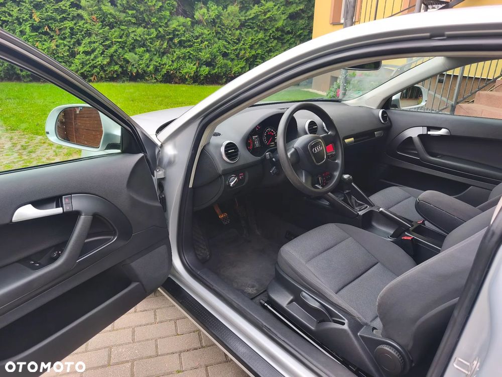 Audi A3 3-drzwiowe 2.0 TDI Ambiente - 9