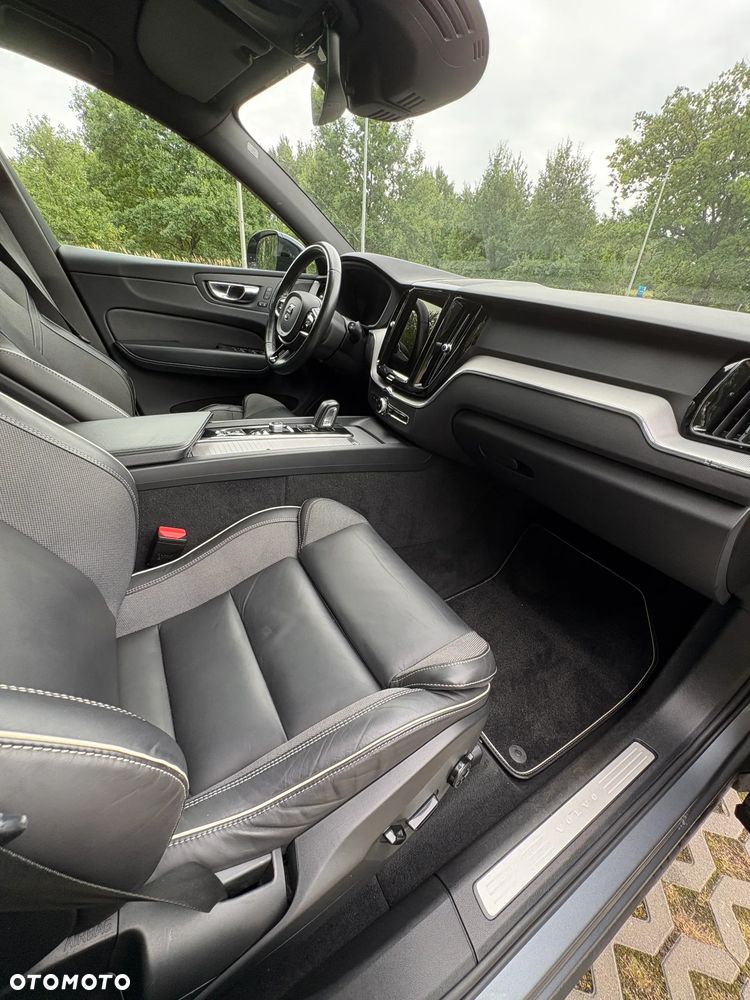 Volvo XC 60 B5 B Momentum Pro - 23