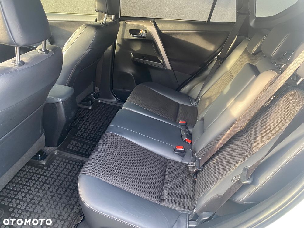 Toyota RAV4 2.0 D-4D Premium 4x2 - 7