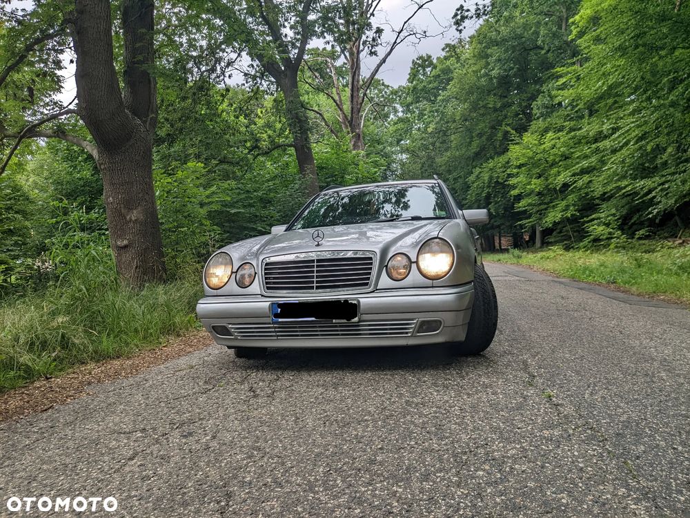 Mercedes-Benz Klasa E 300 T TD Avantgarde - 2