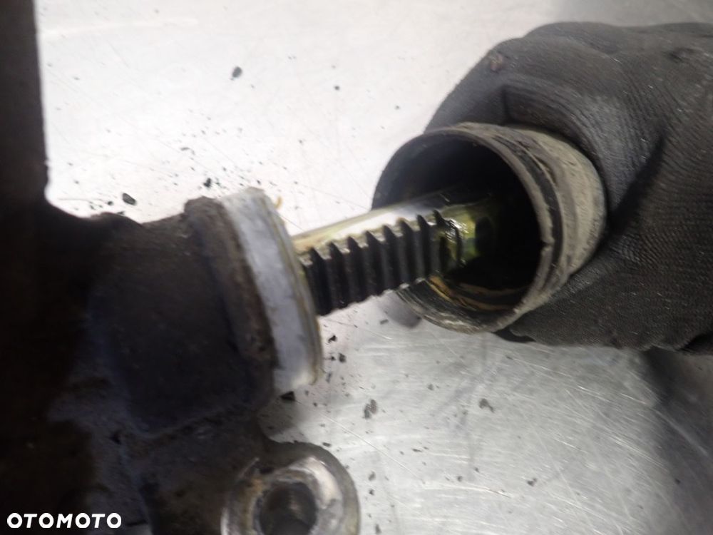 MAGLOWNICA ZE WSPOMAGANIEM FORD FOCUS MK2 - 8