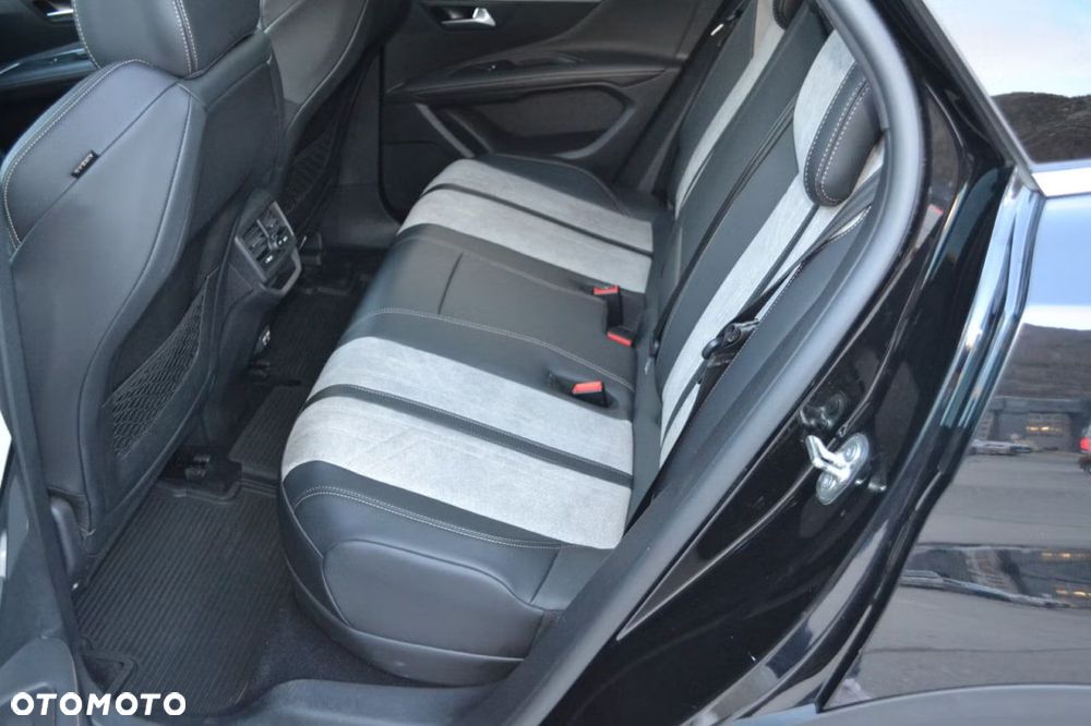 Peugeot 3008 1.6 PureTech Hybrid4 PHEV GT Pack S&S EAT8 - 21