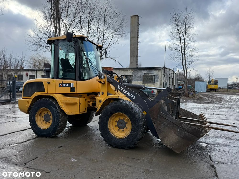 Volvo L 30 G - 12