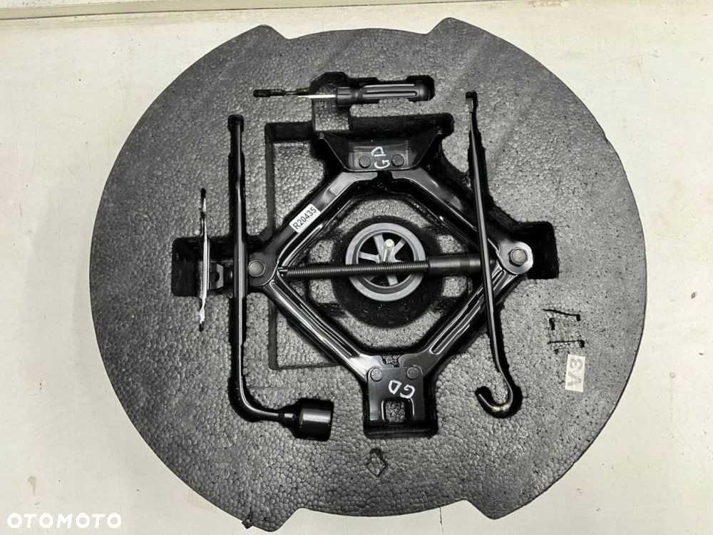 Wkład koła zapasowego Hyundai Grandeur IV Sonata NF 05-11r. winda klucz zestaw narzędzi bagażnika - 1