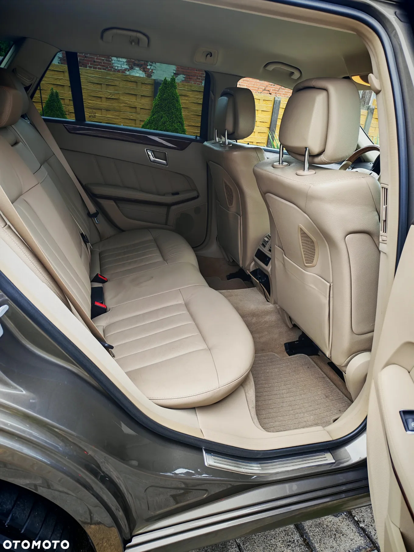 Mercedes-Benz Klasa E 350 T CDI DPF 4Matic BlueEFFICIENCY 7G-TRONIC Elegance - 17