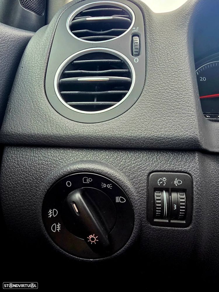 VW Golf Plus 2.0 TDi Confortline - 21