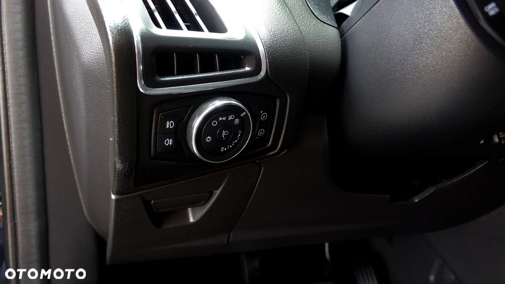 Ford Focus 1.6 EcoBoost Titanium - 3