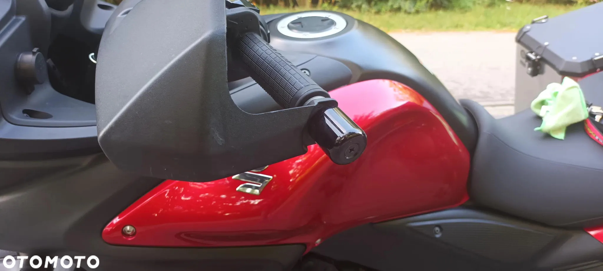 Suzuki V-STROM - 16