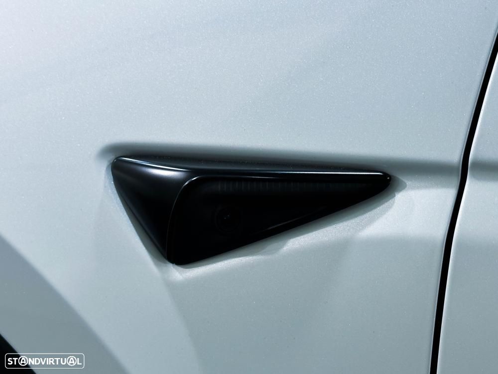 Tesla Model Y Standard - 18