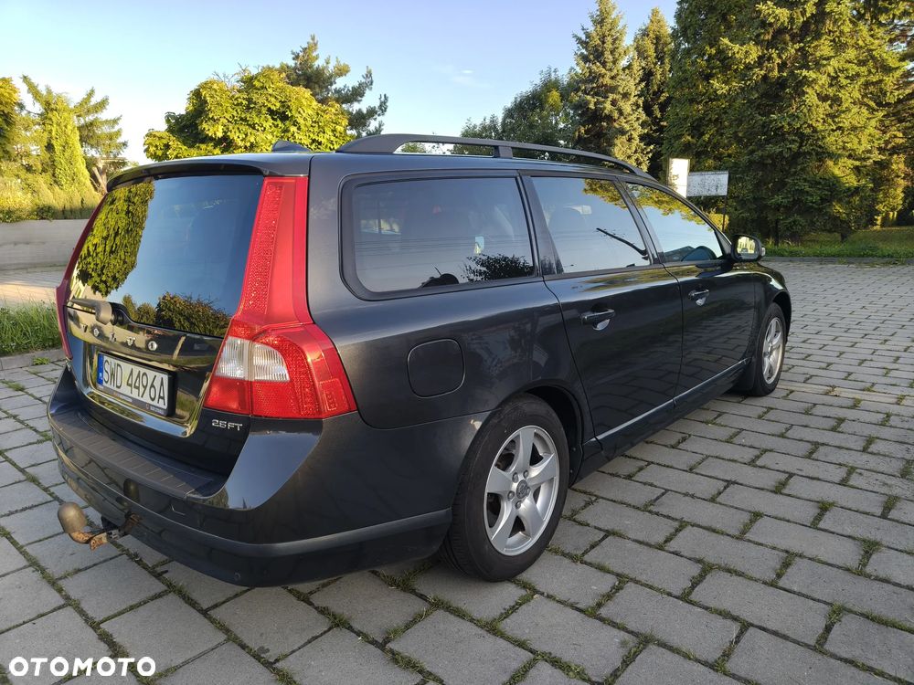 Volvo V70 2.5T Summum - 4