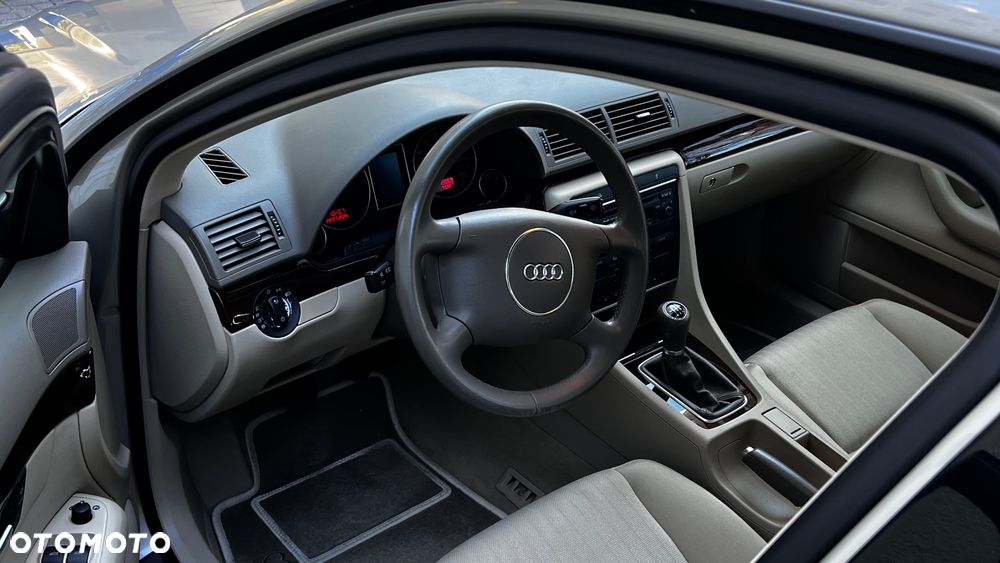 Audi A4 Limousine - 12