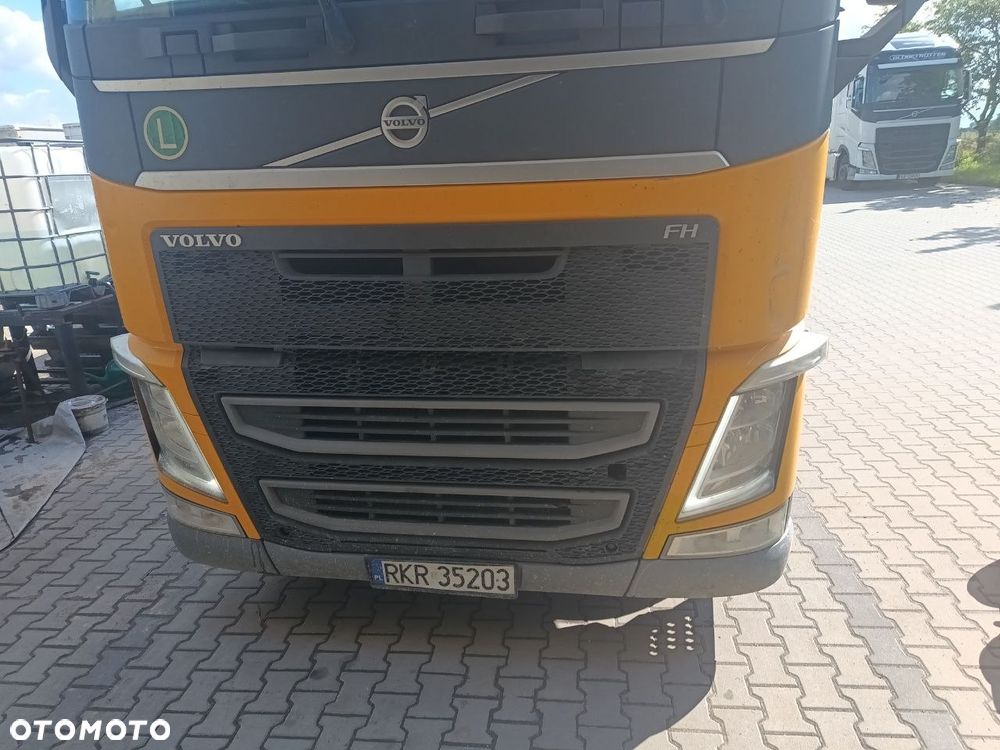Volvo - 12