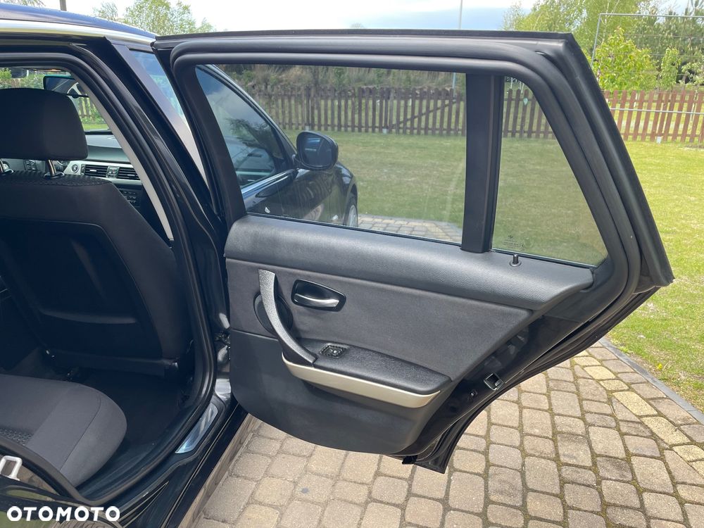 BMW Seria 3 - 24
