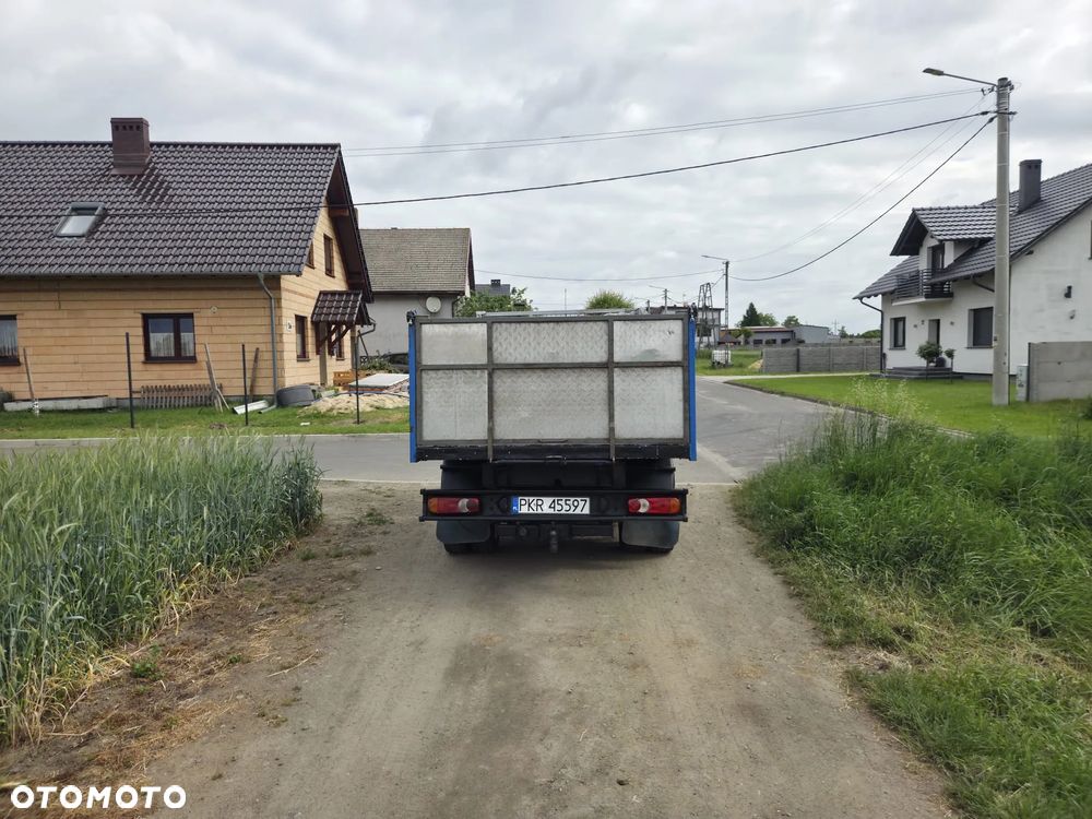 Nissan CABSTAR - 4