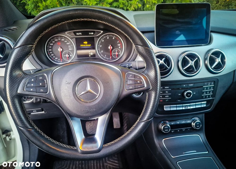 Mercedes-Benz Klasa B 250 4-Matic - 16