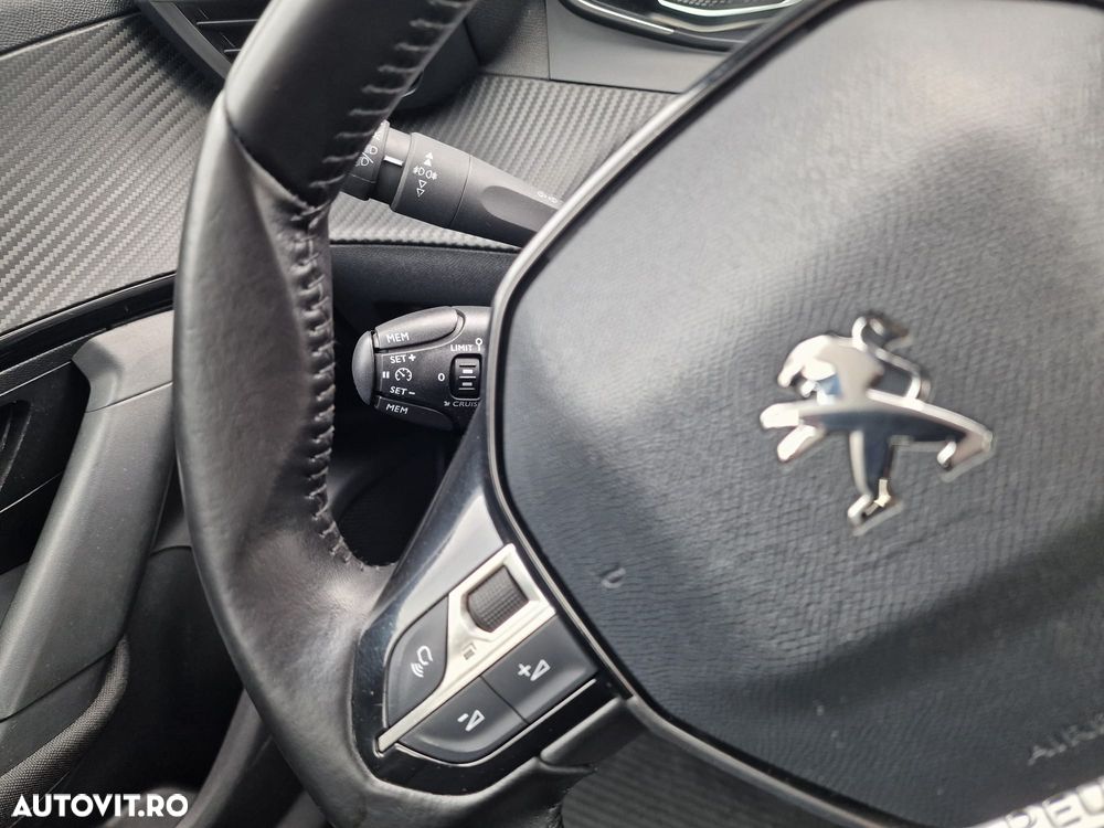 Peugeot 2008 BlueHDi 100 STOP & START Allure - 12