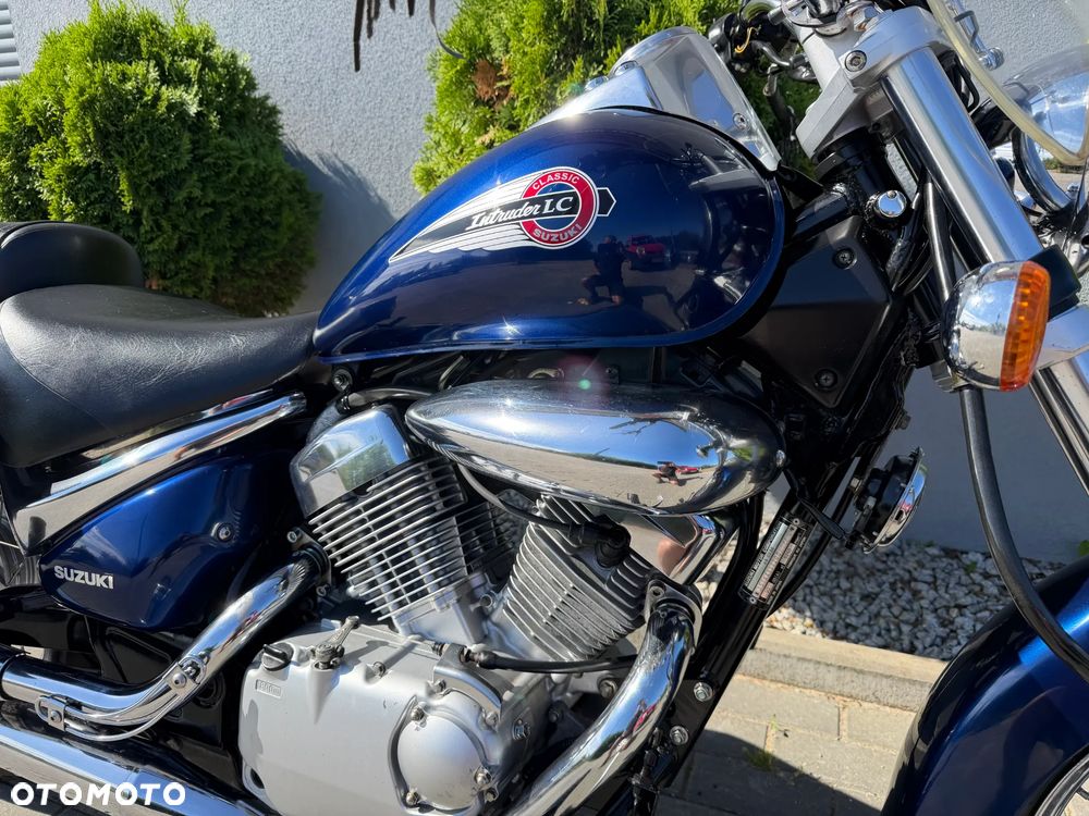 Suzuki Intruder - 19