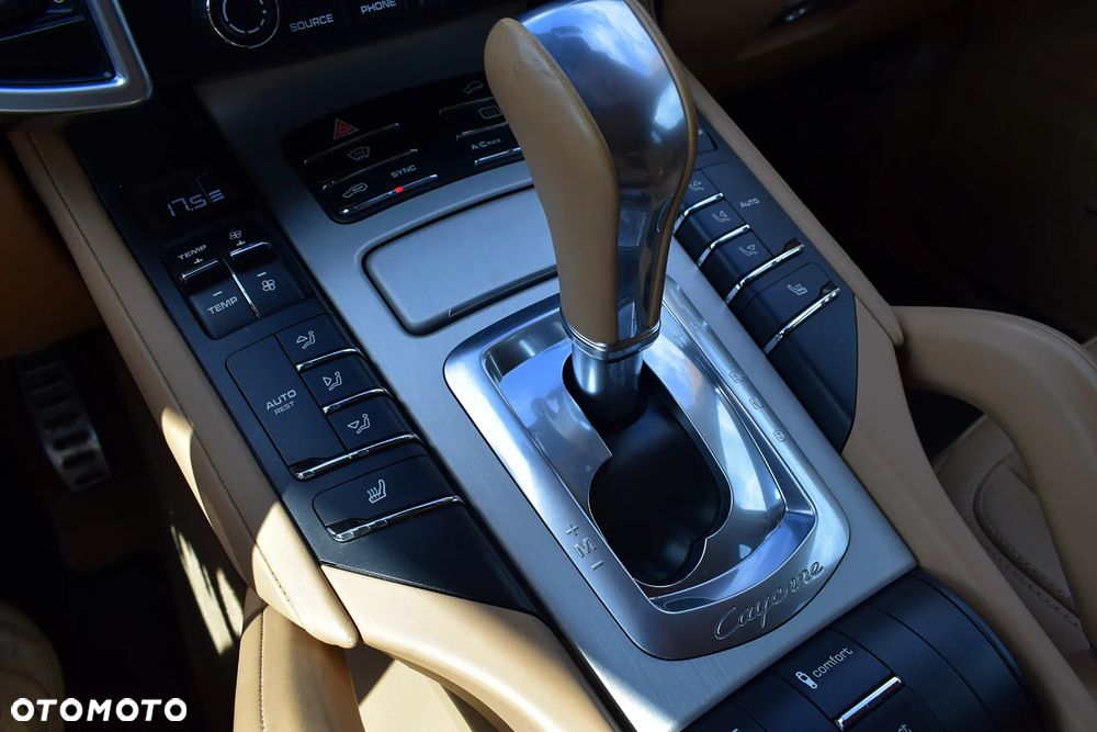 Porsche Cayenne GTS - 18