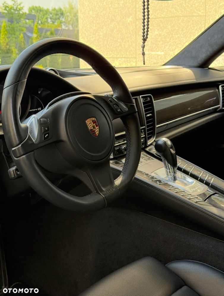 Porsche Panamera 4S PDK - 18