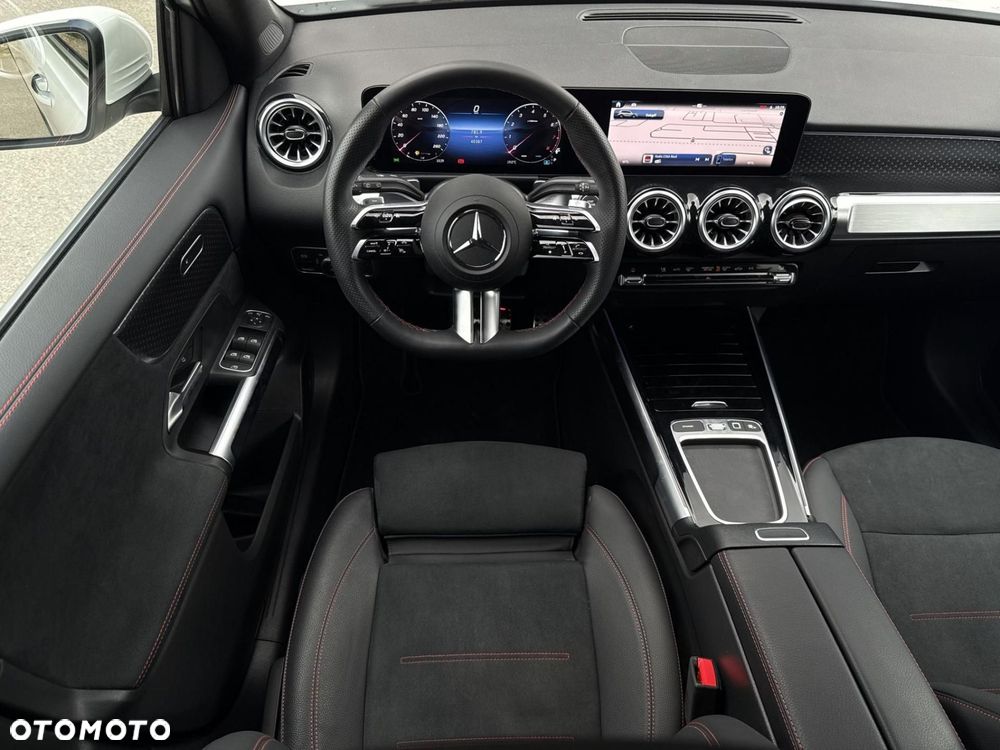 Mercedes-Benz GLB - 15