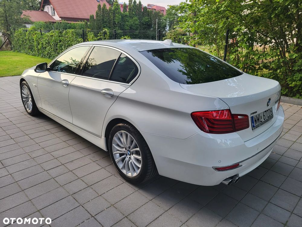 BMW Seria 5 528i xDrive Luxury Line - 3