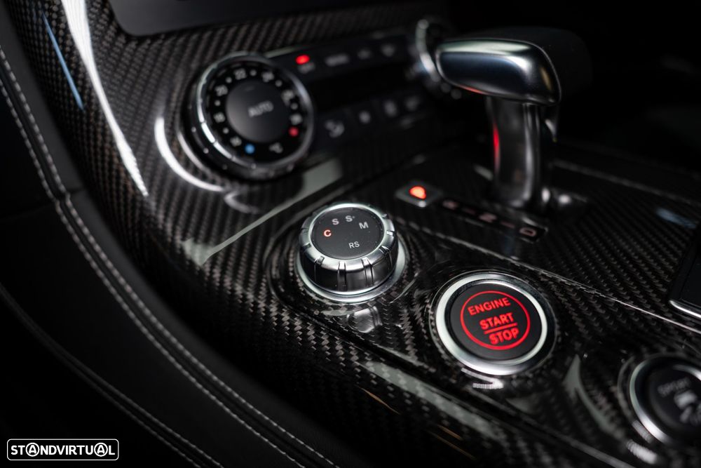 Mercedes-Benz SLS 63 AMG - 51