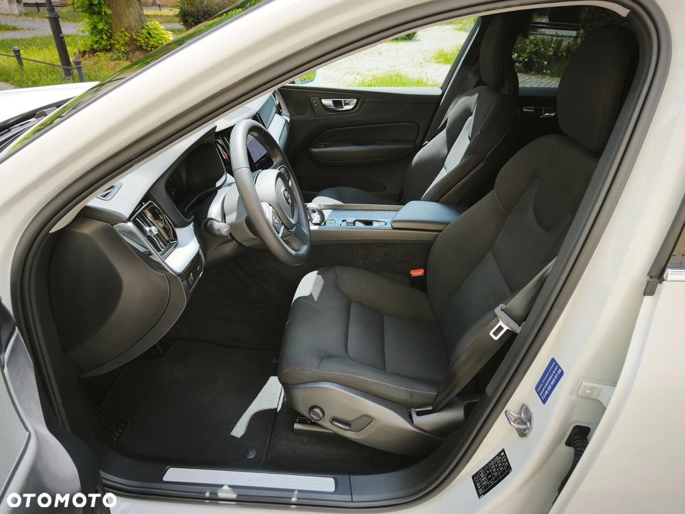 Volvo XC 60 B4 B Momentum Pro - 9