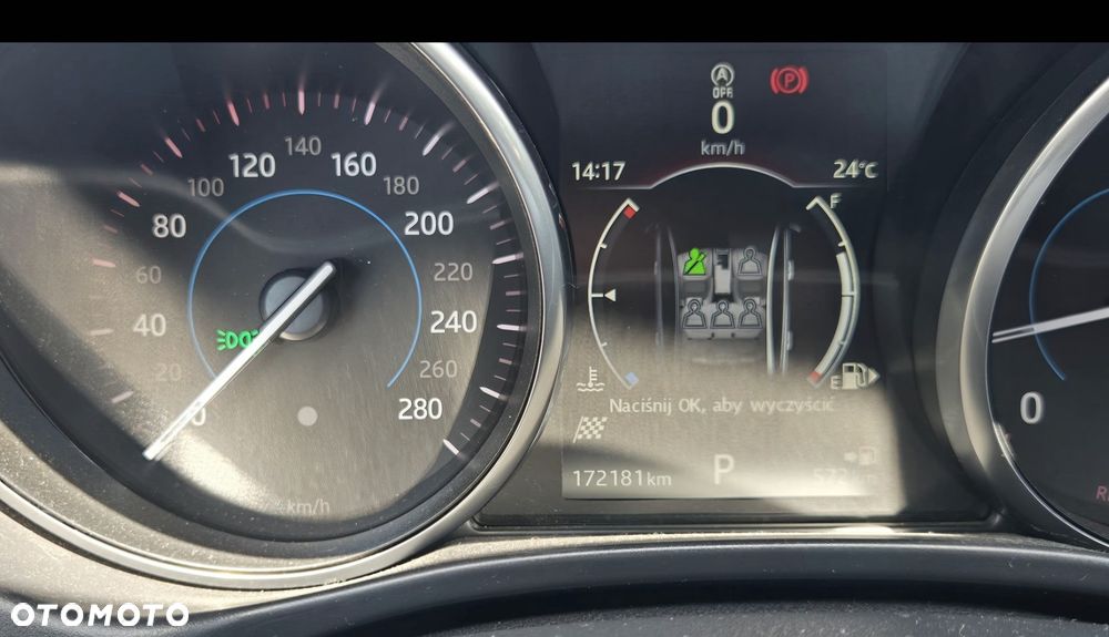 Jaguar XE - 6