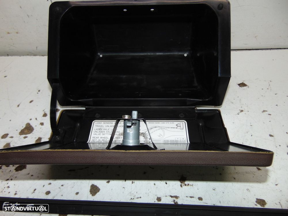 Isuzu trooper porta luvas/Raspadores - 5