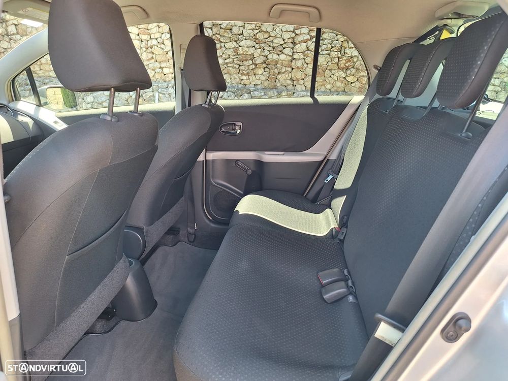 Toyota Yaris 1.0 VVT-i Sport - 11