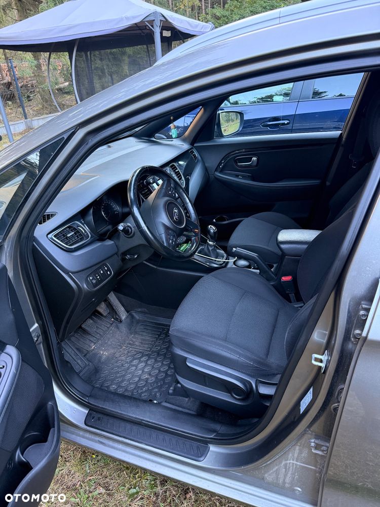 Kia Carens 1.7 CRDi L 7os - 9