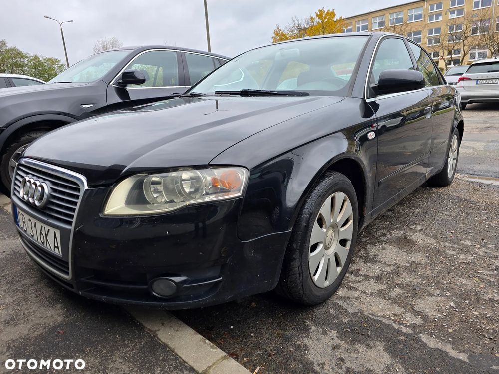 Audi A4 Limousine - 1