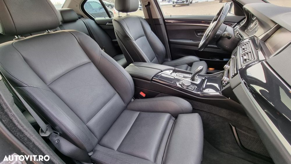 BMW Seria 5 520d Aut. - 11