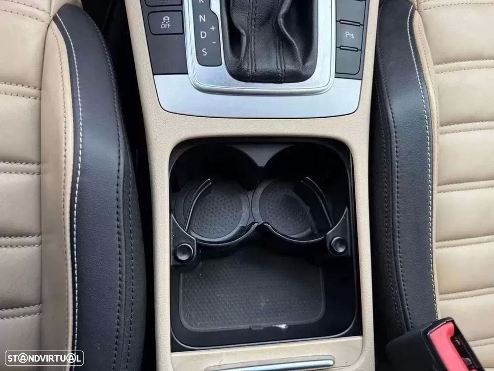 VW Passat CC 2.0 TDi BlueMotion DSG - 17