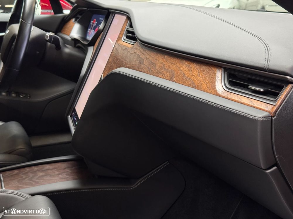 Tesla Model S Long Range AWD - 23