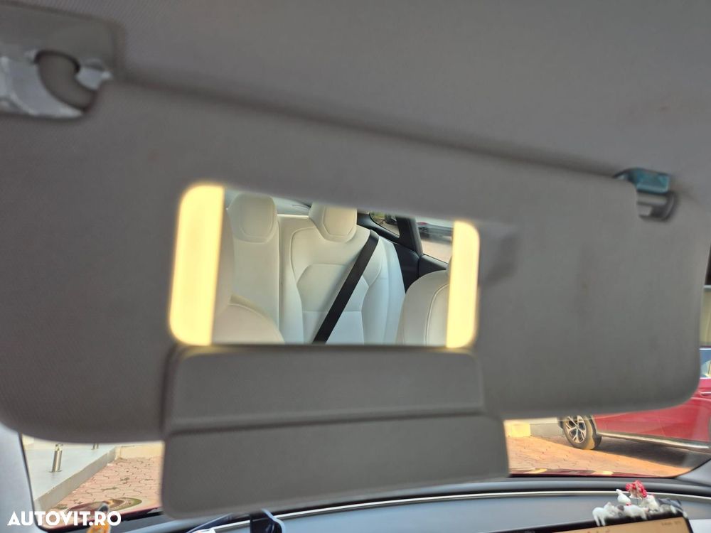 Tesla Model 3 - 21