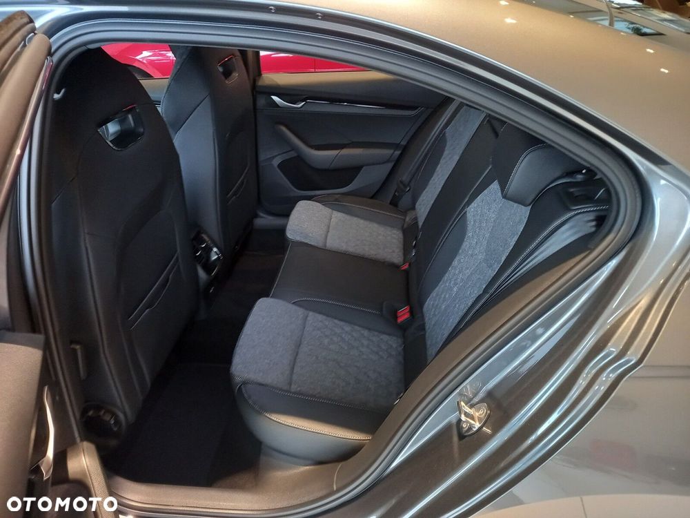 Skoda Octavia 1.5 TSI ACT Sportline - 6