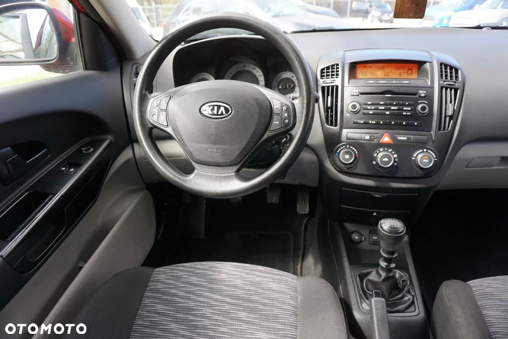 Kia Ceed 1.4 Comfort + - 12
