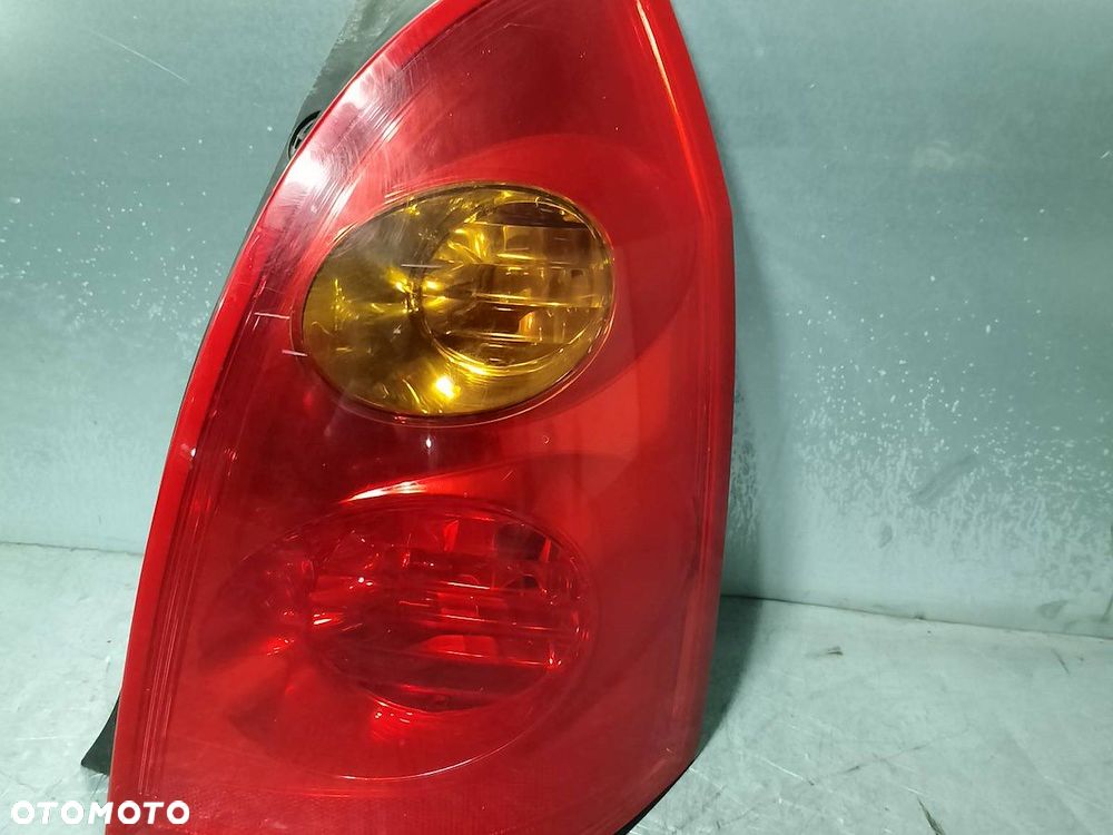 LAMPA TYLNA PRAWA NISSAN PRIMERA P12 ( 03-07 ) KOMBI - 1