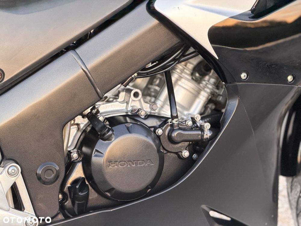 Honda CBR - 6